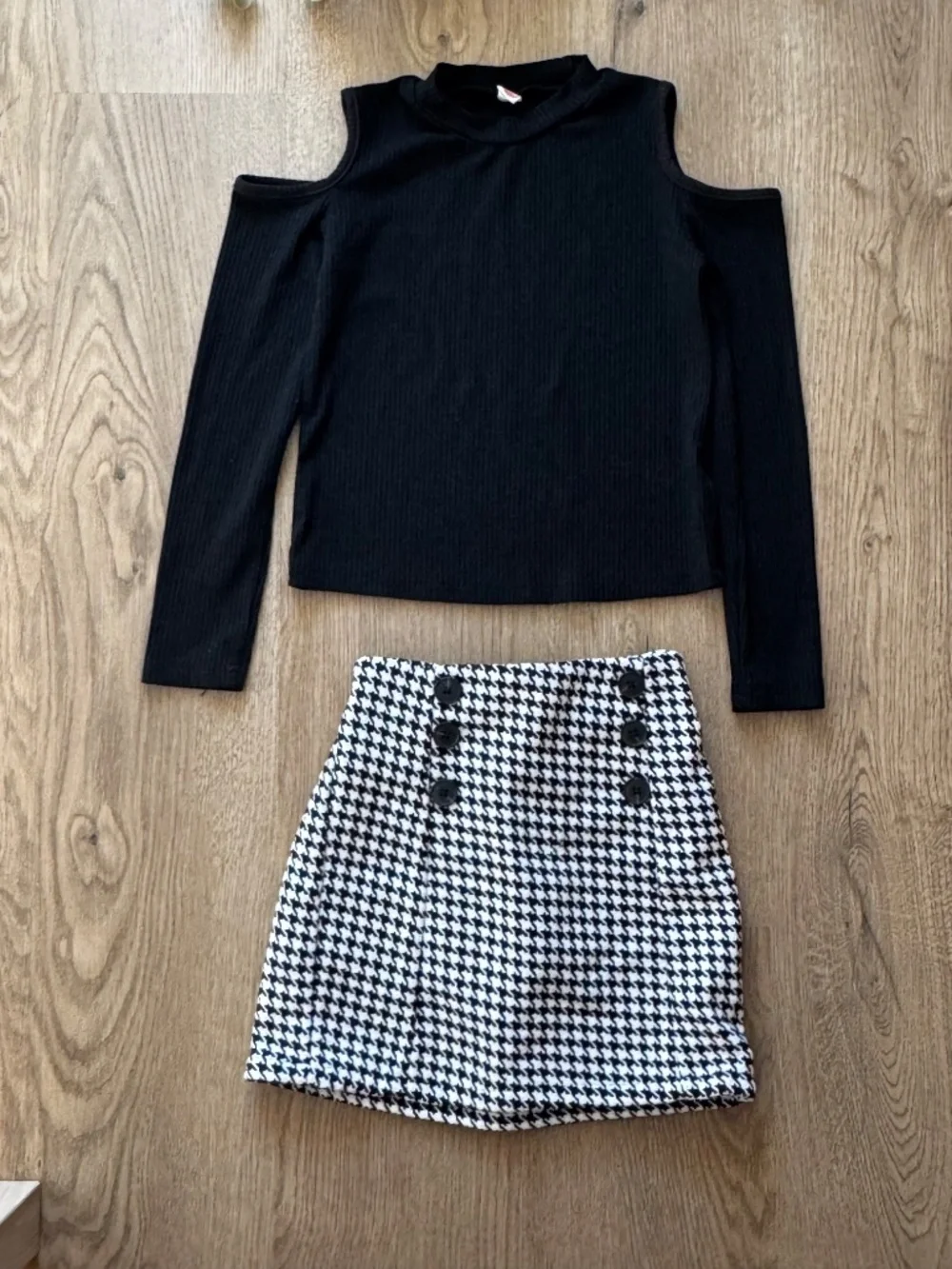 Girls 2-Piece Black Cold Shoulder Top & Houndstooth Skirt Set Size 6